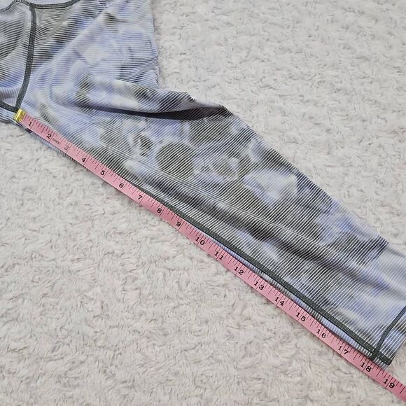 Athleta Girl Size Large /12 Chit Chat Blue And Grey Textured Capri - Picture 3 of 7